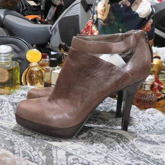 BOGO Nine West Brown Leather Platform Booties Ankle Boots Heels Stilettos 10 - Picture 1 of 14